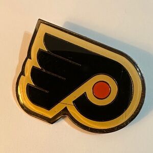 Philadelphia Flyers Black and Gold Logo Pin